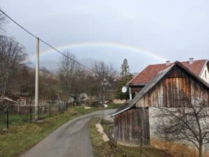 A Kuterevo, certaines personnes peuvent ressentir la pluie ! Les autres finissent juste trempés.